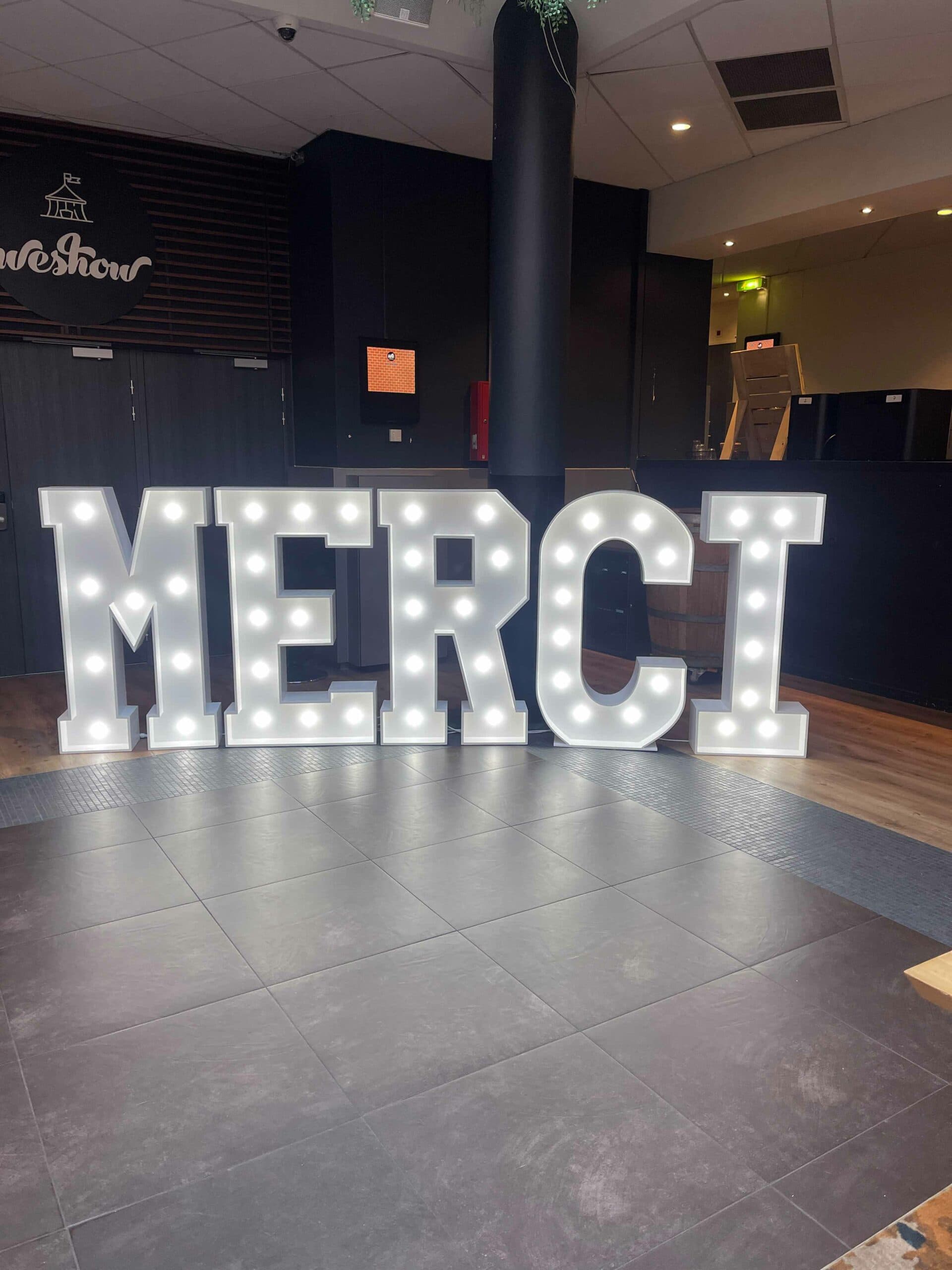 Lettres lumineuses pour l’Hotel MERCURE - Photo 3